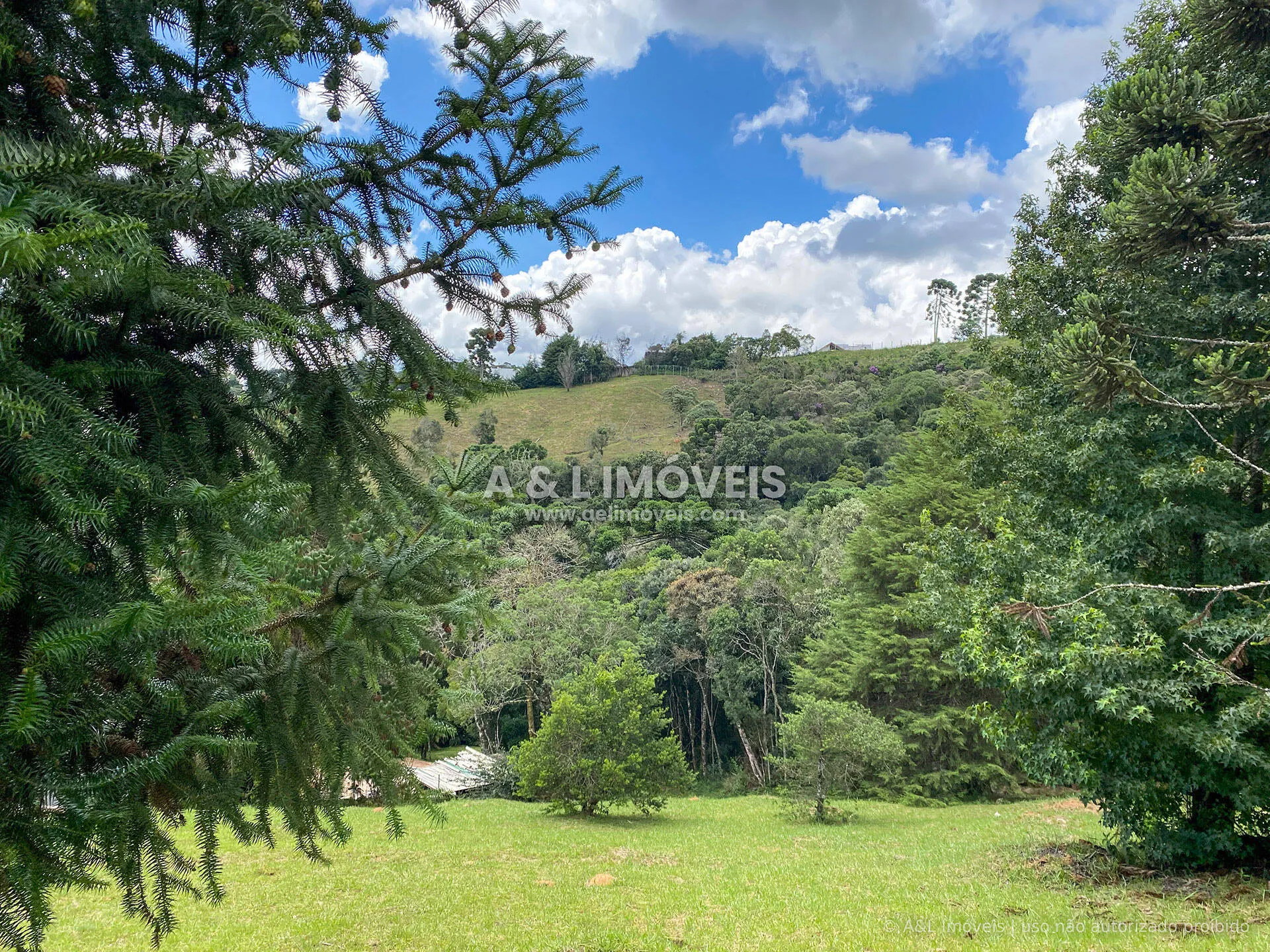 Imagem Lote em Campos do Jordão | 1.111,52 m² | Vista para o Vale