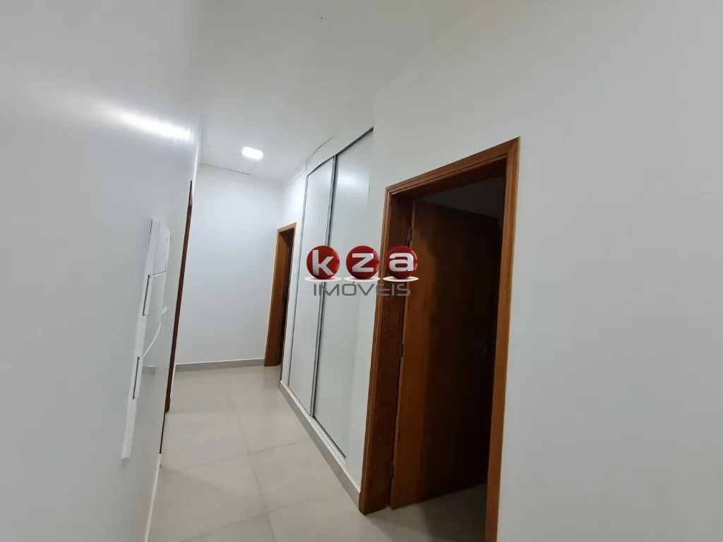 Imagem Casa à venda em Valinhos-SP: 3 quartos, 1 suíte, 2 salas, 3 banheiros, 2 vagas de garagem, 207,98m² no Jardim São Marcos!