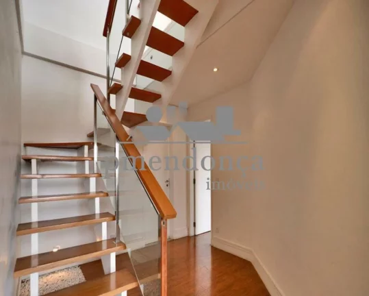 Imagem Linda Cobertura duplex com 245m² em rua tranquila do Alto de Pinheiros.