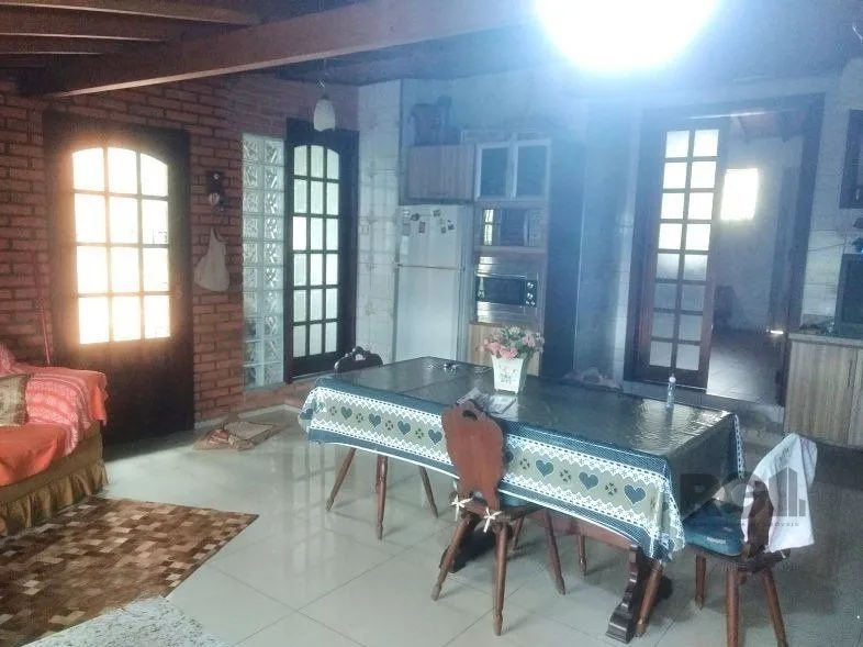 Imagem Casa para Venda - 250m², 3 dormitórios, sendo 1 suites, 4 vagas - Taruma