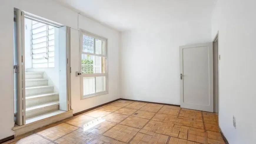 Imagem Casa Ampla com Pátio e Excelente Localização no Petrópolis