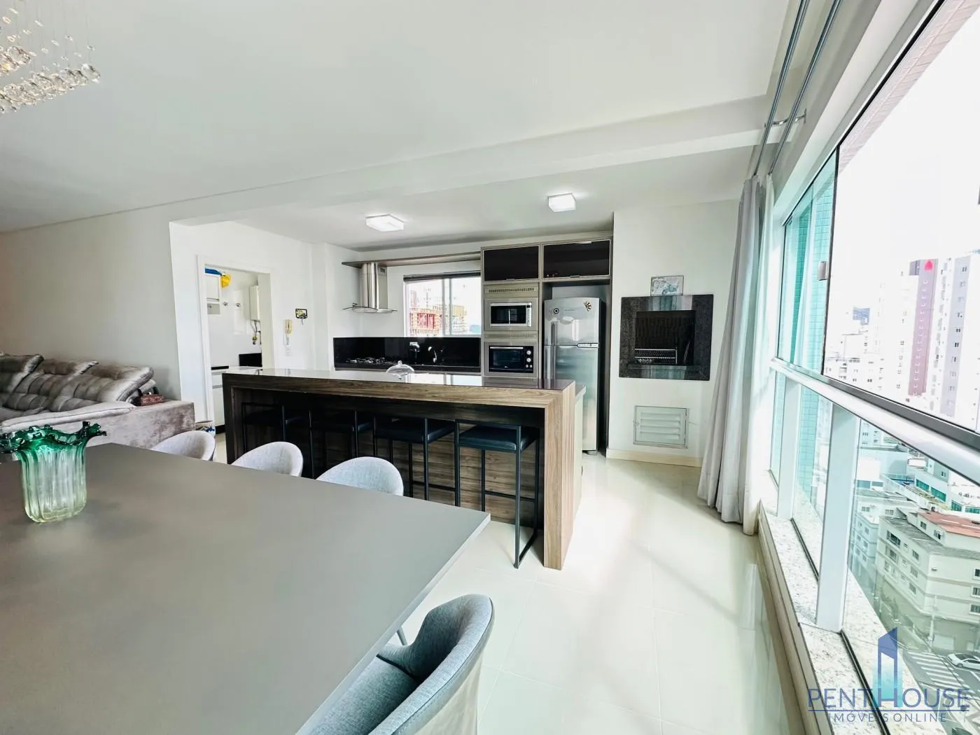 Imagem Apartamento Zona Central para Venda em Balneário Camboriú, CENTRO, 3 dormitórios, 2 suítes, 3 banheiros, 2 vagas
