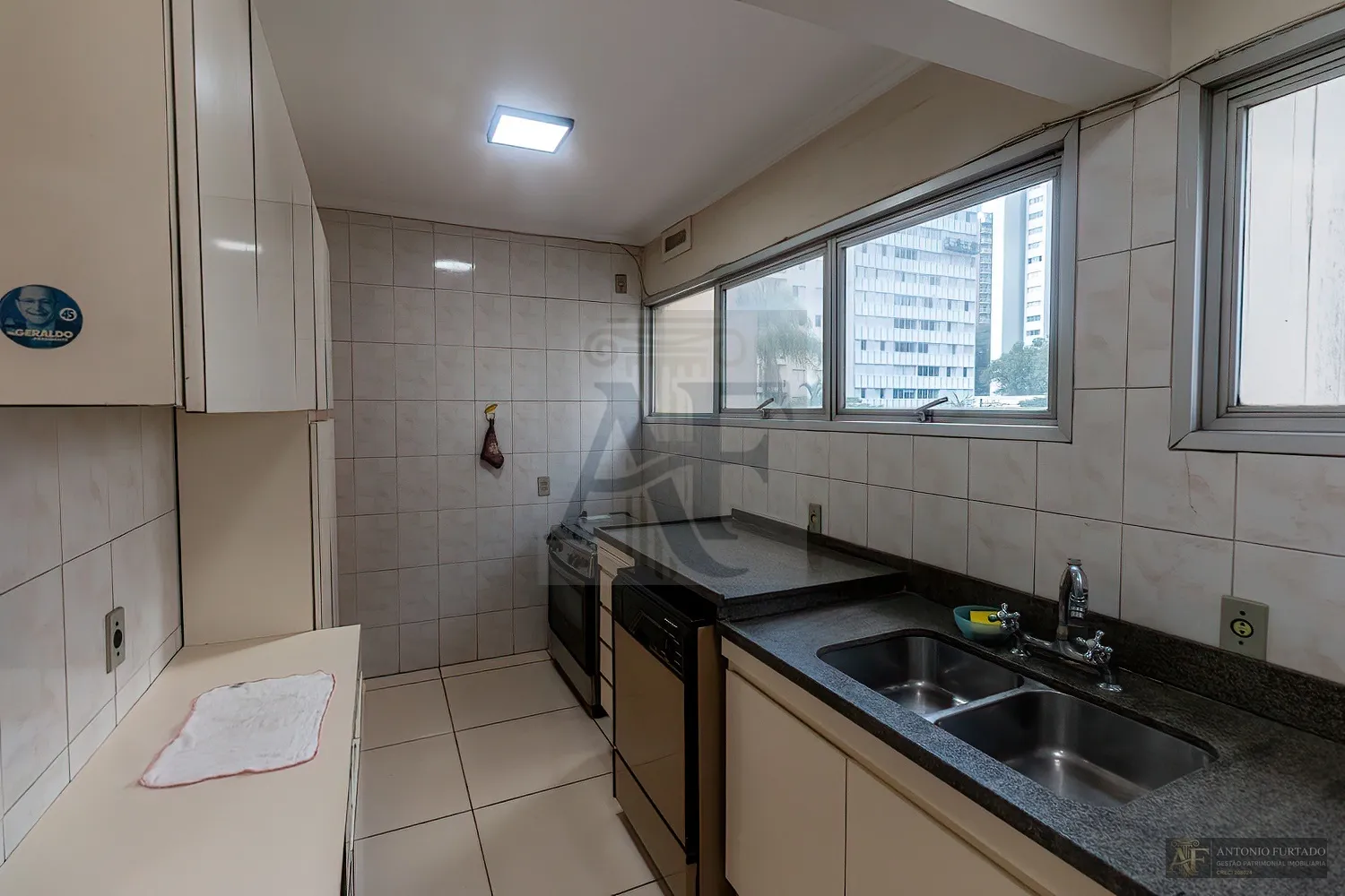 Imagem Apartamento à venda em Itaim Bibi, São Paulo