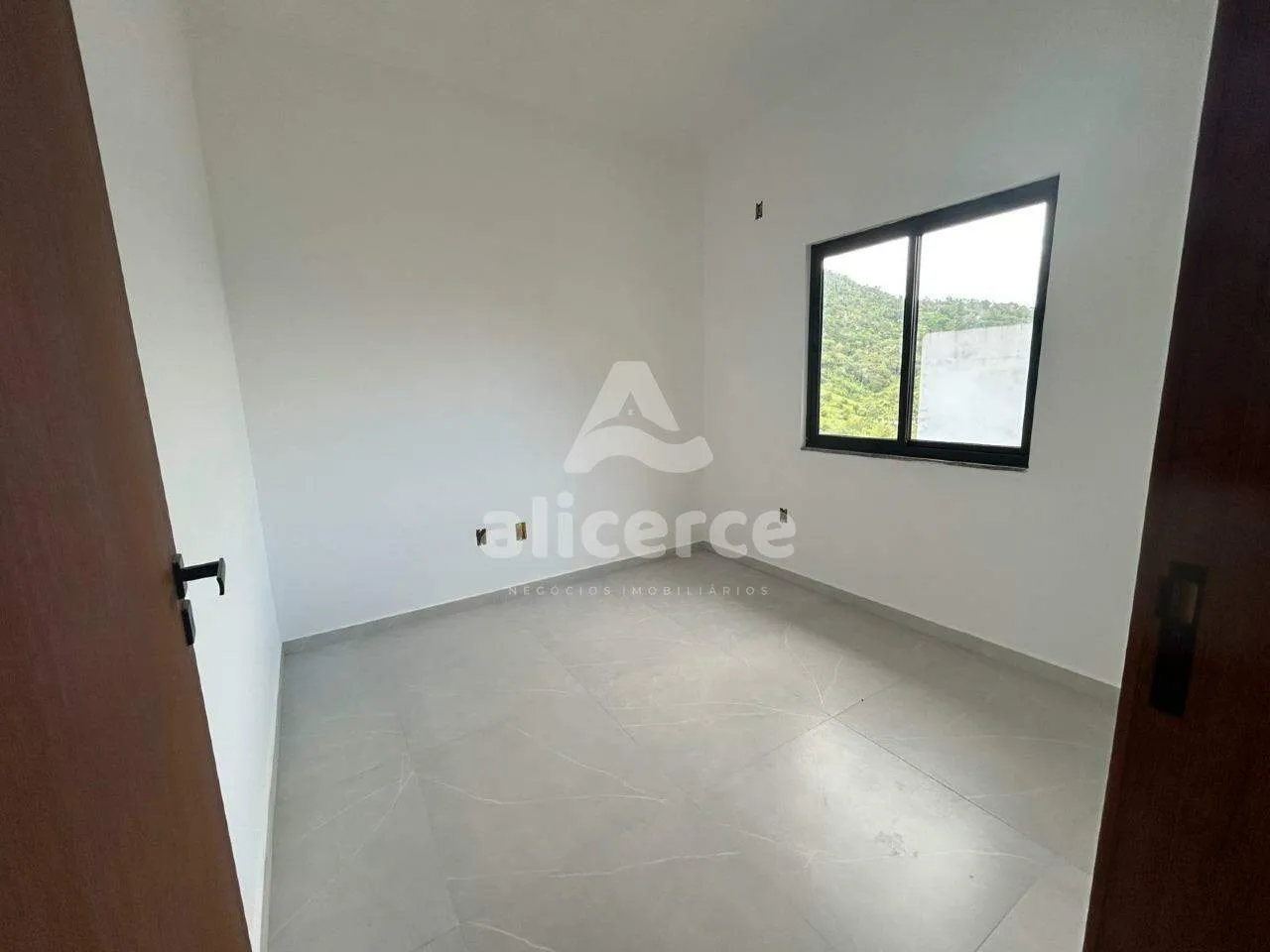 Imagem Sobrado à venda com 2 quartos , 65m² em Bela Vista Palhoça