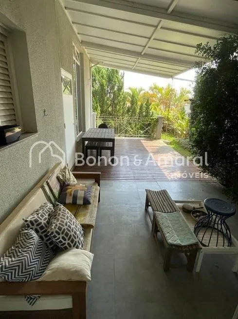Imagem Casa de Condomínio com 3 Quartos e 4 banheiros à Venda, 262 m² por R$ 1.350.000