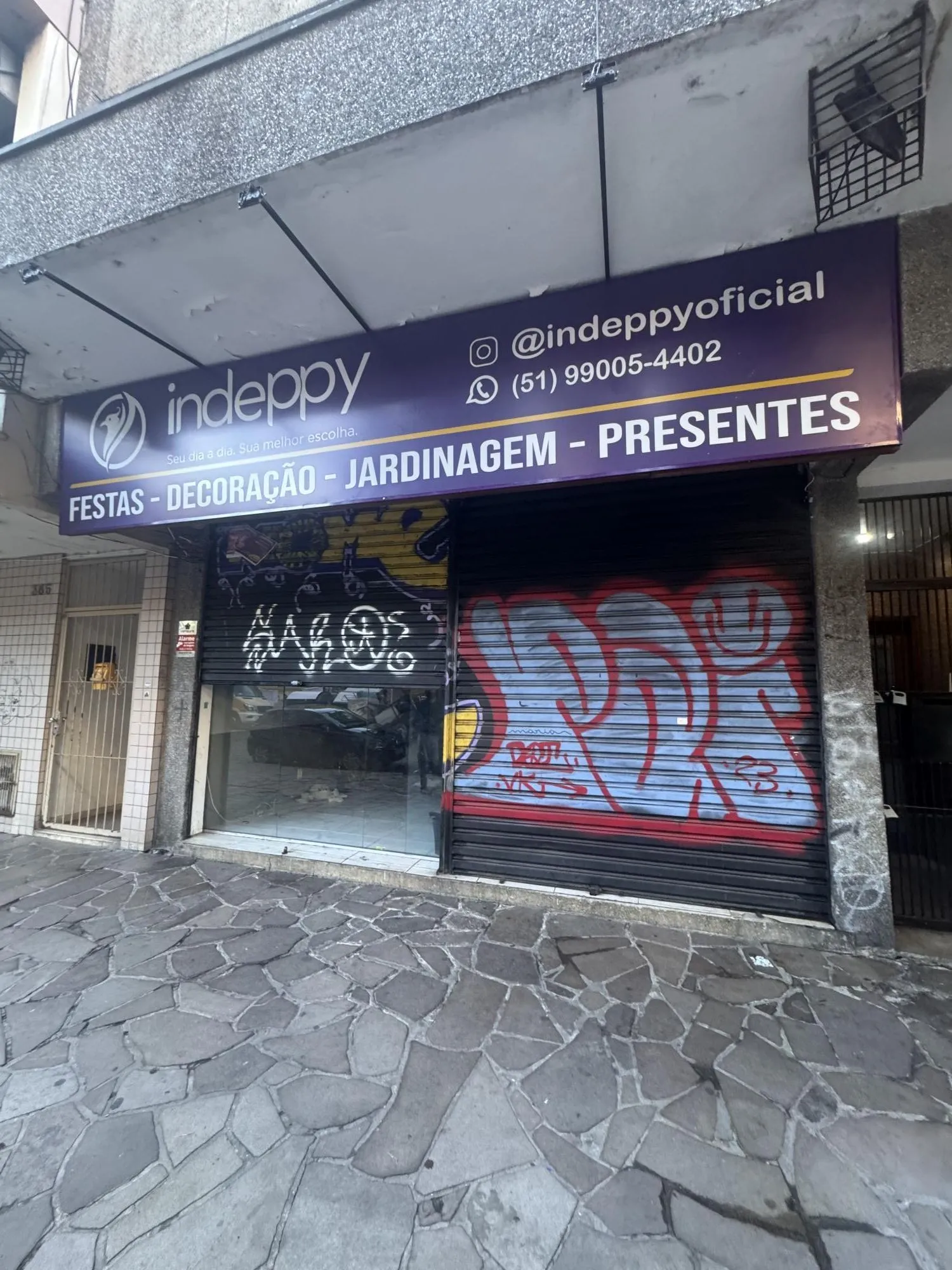 Loja comercial à venda, localizada no coração da Cidade Baixa, em Porto Alegre, RS 11x33