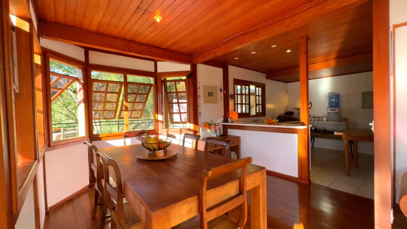Imagem Casa em Condomínio para Venda em Petrópolis / RJ no bairro Cuiabá