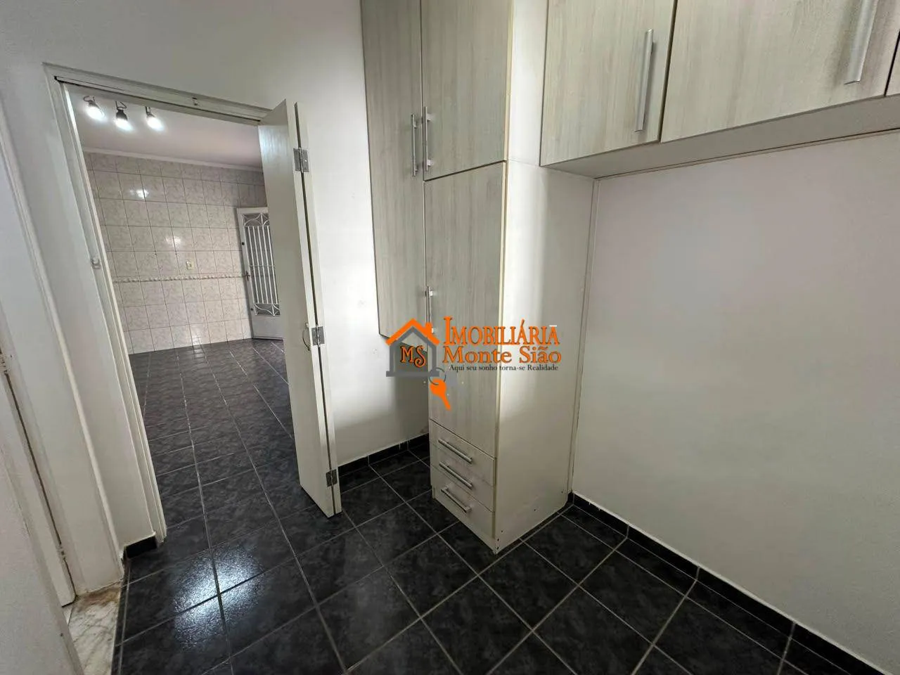 Imagem Sobrado com 5 dormitórios à venda, 221 m² por R$ 990.000 - Jardim Vila Galvão - Guarulhos/SP