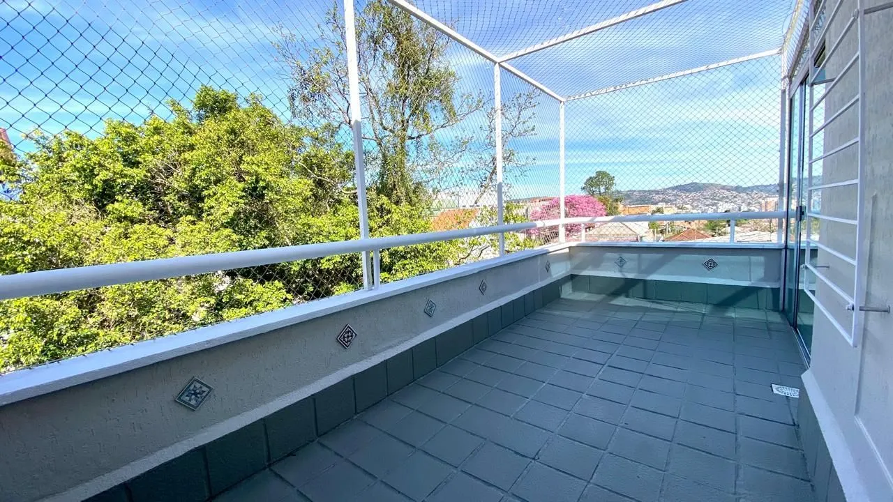 Imagem Cobertura de 2 dormitórios com terraço e vista panorâmica.