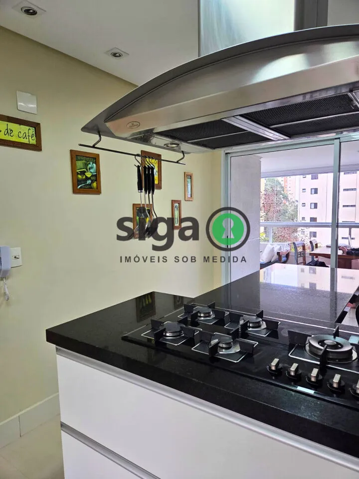 Imagem Apartamento com 211m2, 3 dormitórios e 3 vagas à venda no Panamby