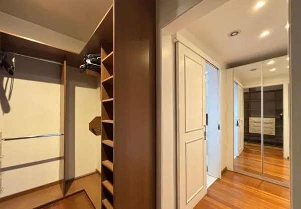 Imagem casa sobrado na Medianeira com 4 dormitórios