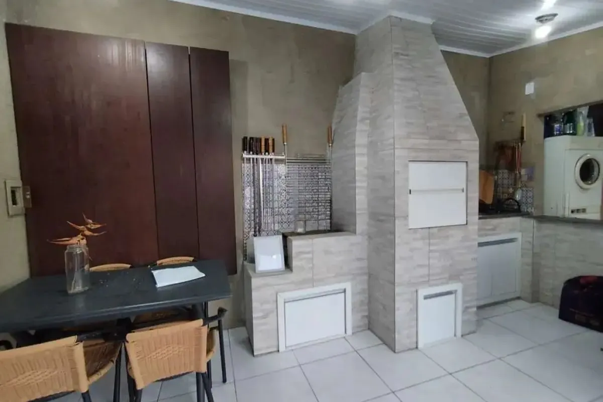 Imagem Sobrado com suíte, piscina e espaço gourmet no Jardim Sabará