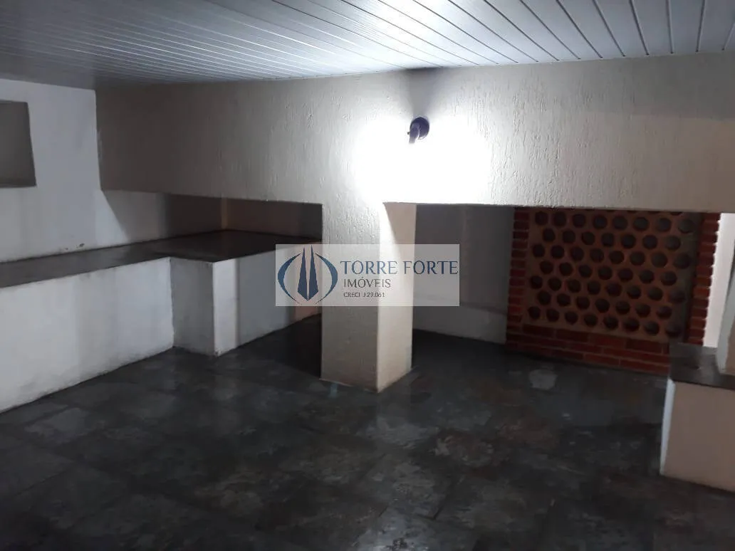 Imagem Casa espaçosa, com 380 m², 3 dormitórios sendo 1 suíte 4 banheiros, 2 vagas