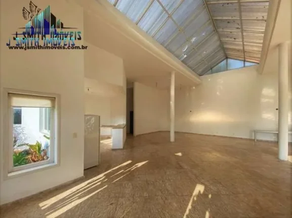 Imagem CASA CLÁSSICA, AT 3.500 m² ! 5 sts, piscina, salão! P/ REFORMAR