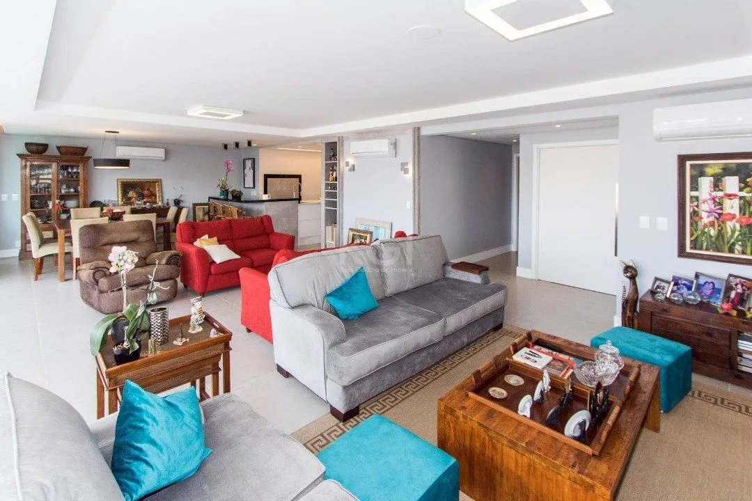 Imagem Cobertura para Venda - 230.43m², 3 dormitórios, sendo 3 suites, 2 vagas - Menino Deus