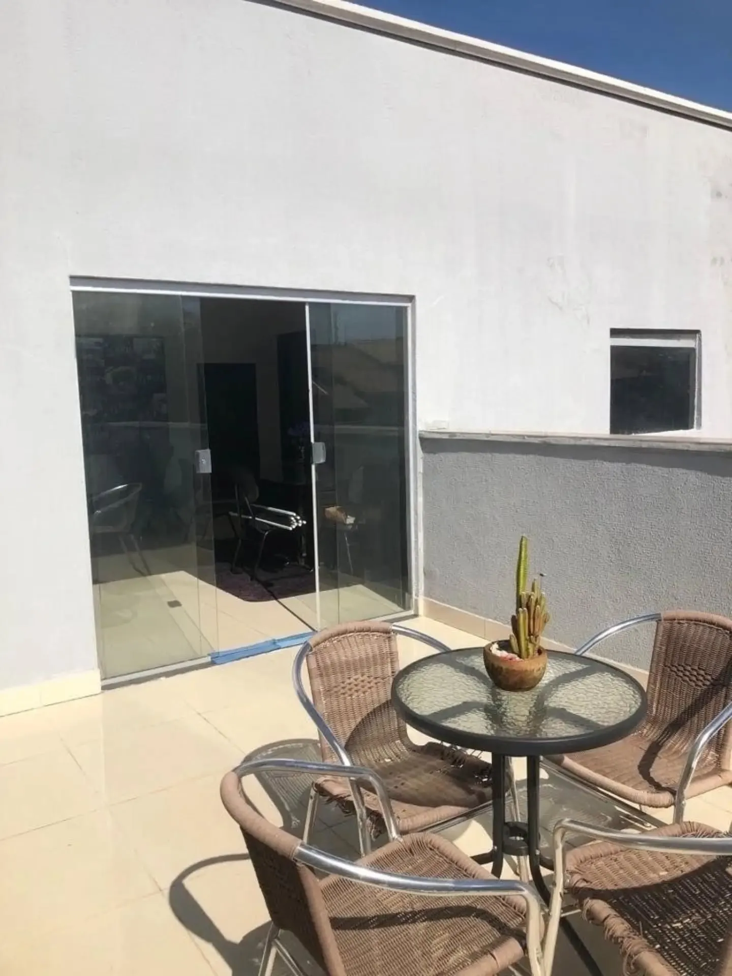 Imagem Casa 4/4 Sendo 1 Suite No Parque Trindade