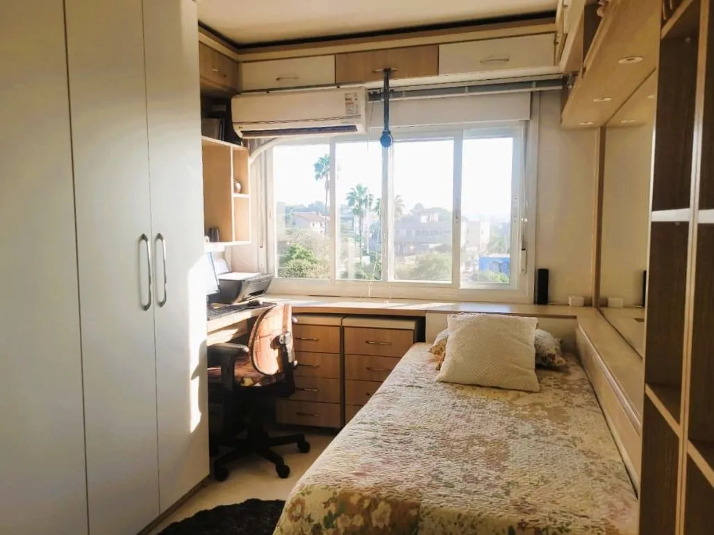 Imagem Impecável apto. 2 dormitórios -1 suíte, semimobiliado com linda vista e próximo ao Catamarã no Centro de Guaiba