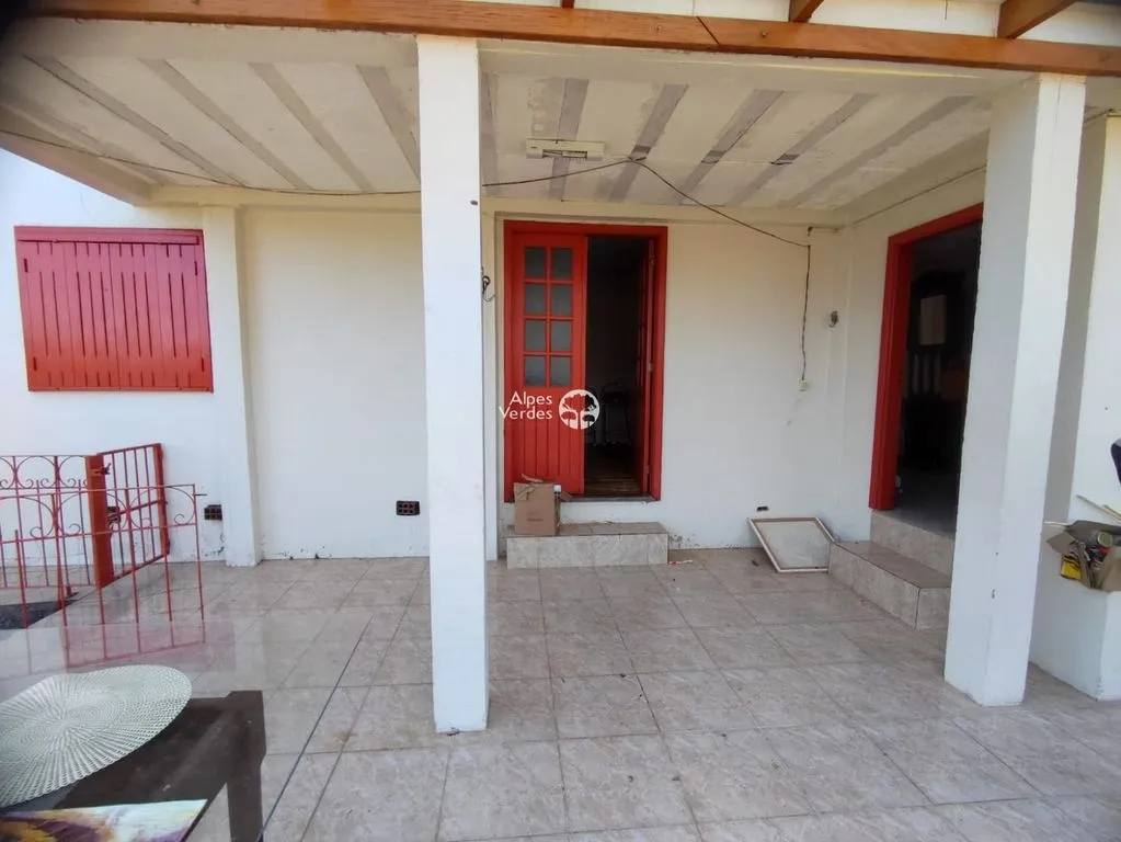 Foto do imóvel Vende-se casa no bairro prinstrop a 10 minutos da rua coberta de gramado