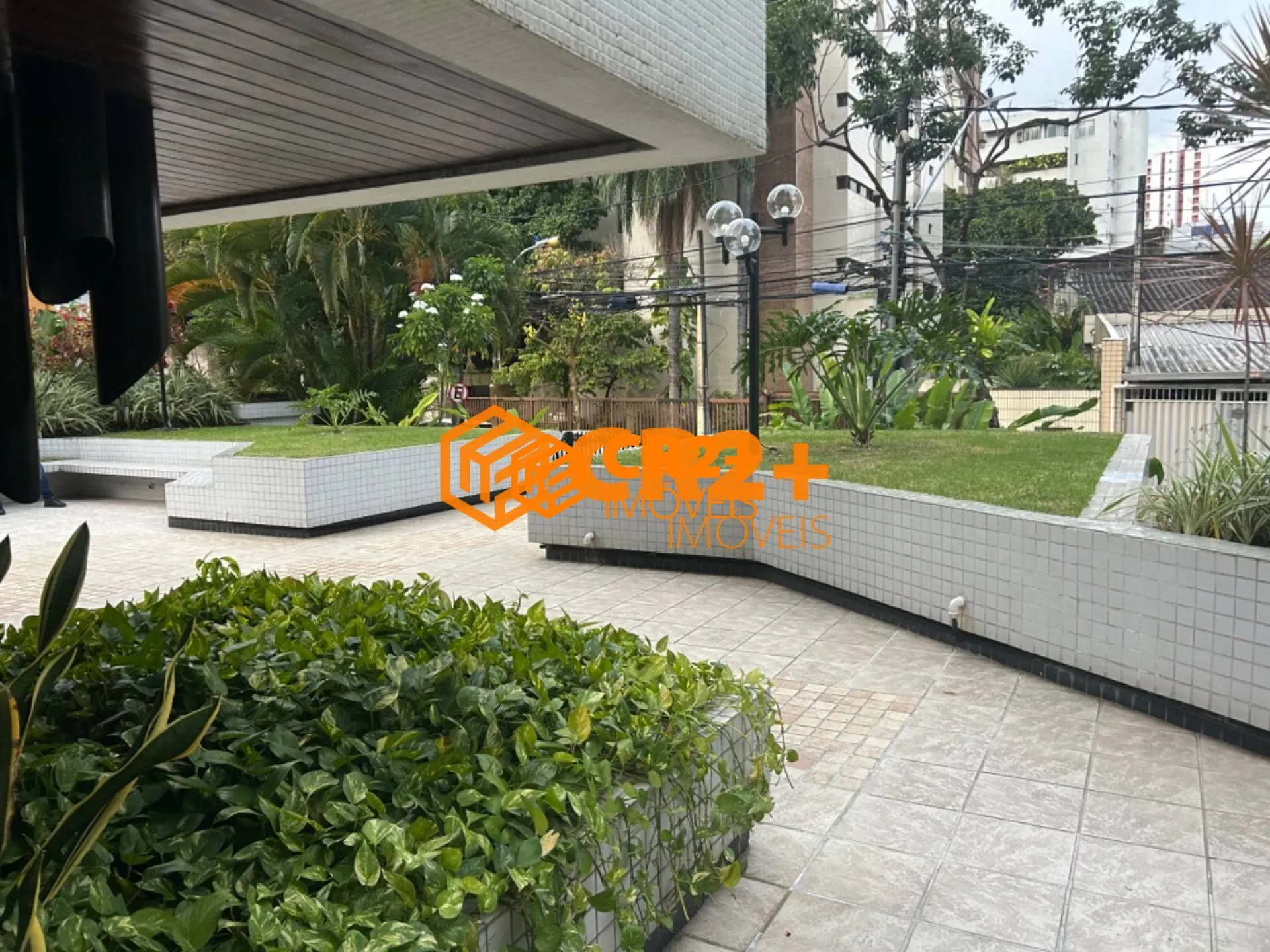 Imagem Apartamento a Venda com 04 quartos 01 suíte nas Graças 200m2 em Recife