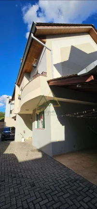 Imagem Sobrado com Ático em Condomínio à venda no Bacacheri Curitiba PR