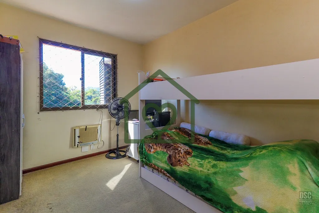Imagem No Bairro Jardim Carvalho, na Avenida Protásio Alves n° 7157, apartamento com 3 dormitórios, semi...