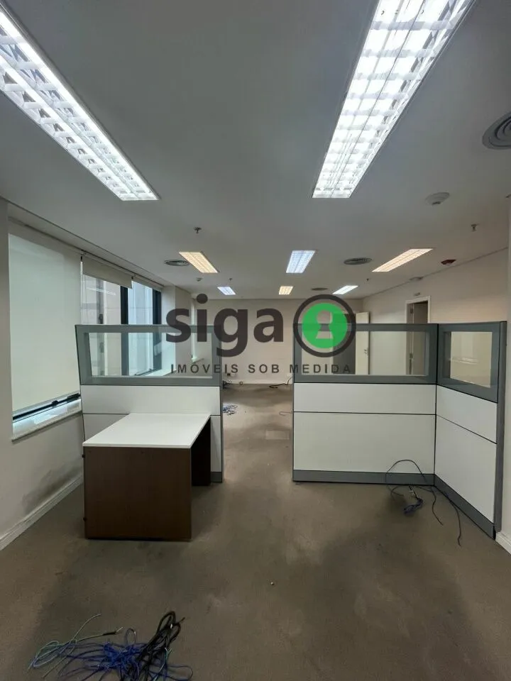 Imagem Sala Comercial e 4 banheiros à Venda, 292 m² por R$ 41.000,00