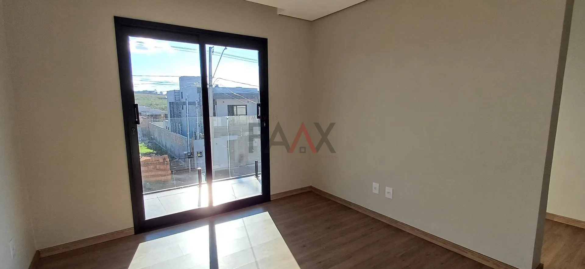 Imagem Sobrado á venda de 138m² no João Gelinski com 2 vagas em Guarapuava PR
