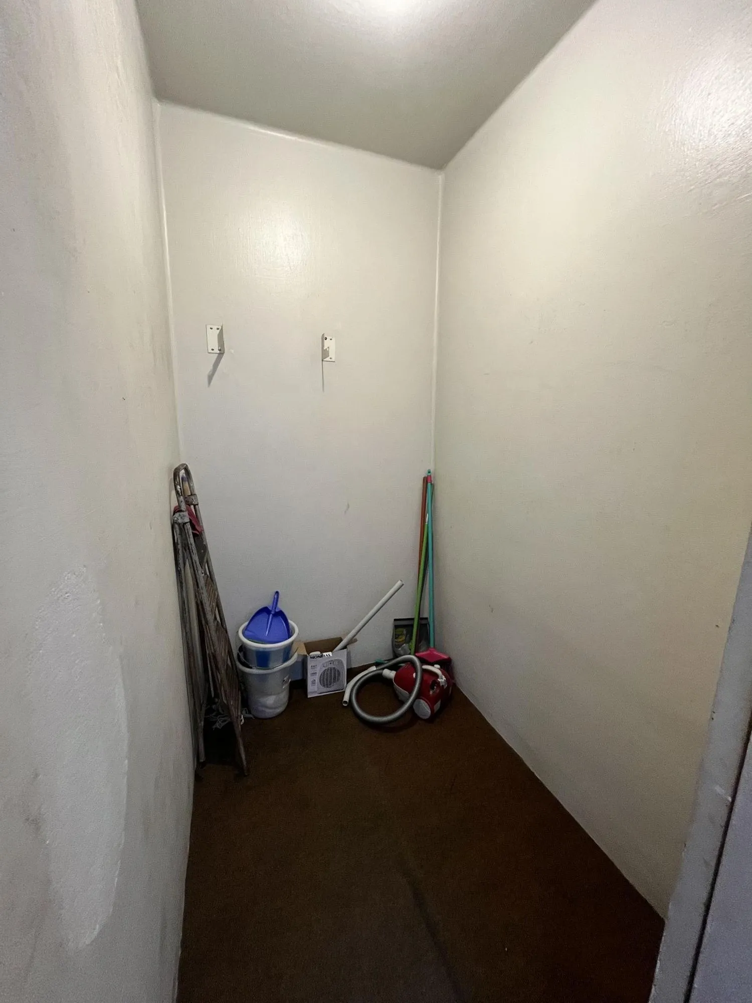 Imagem Apartamento de 2 quartos, lareira e dependência de empregada no bairro Floresta