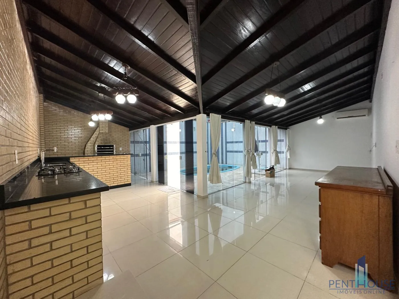 Imagem Casa para Venda em Jaraguá do Sul, Vila Nova, 4 dormitórios, 1 suíte, 3 banheiros, 1 vaga