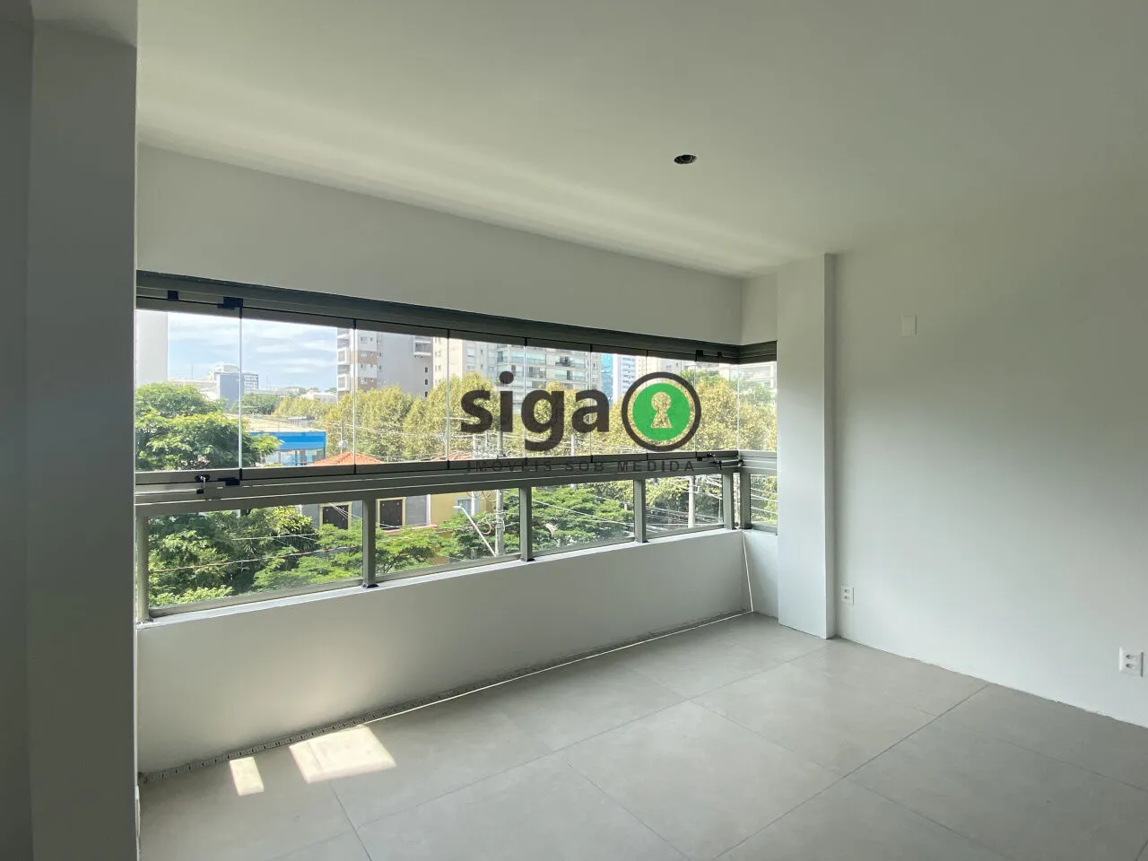 Imagem Apartamento pronto para mudar com Piso a Poucos Passos do Parque Ibirapuera | 3 Suítes e 3 Vagas