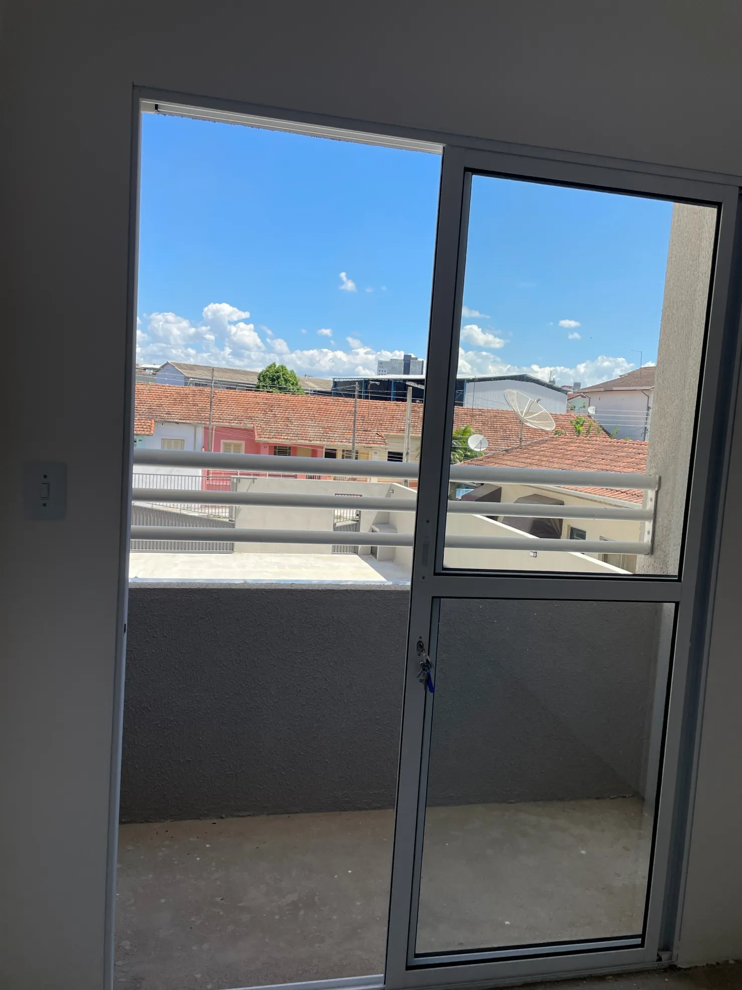Imagem Apartamento dois dormitórios com suíte e sacada à venda, ótima localização, Bosque da Princesa, Pindamonhangaba, SP