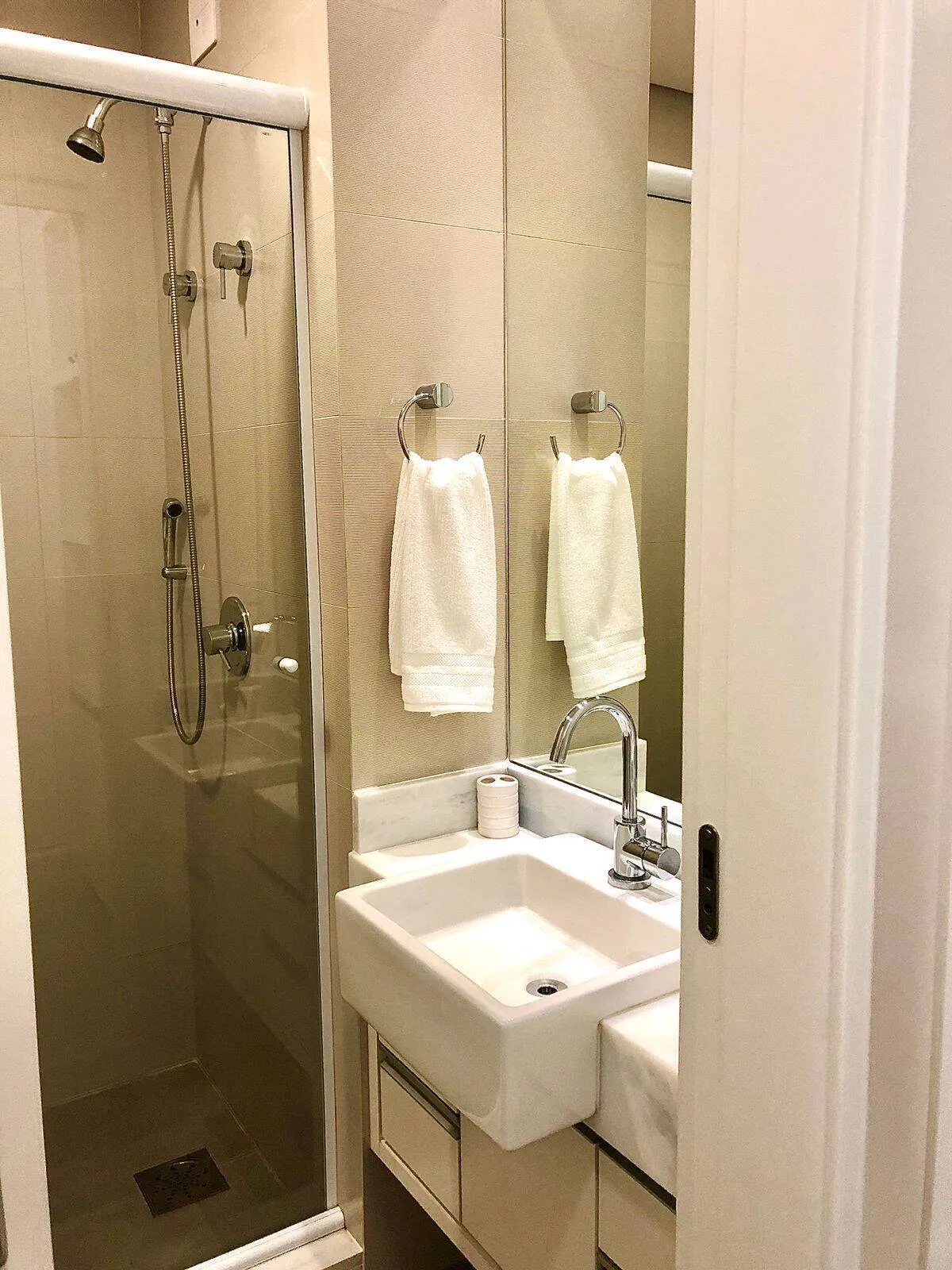 Imagem APARTAMENTO PARA LOCAÇÃO FRENTE MAR EM JURERÊ INTERNACIONAL, FLORIANÓPOLIS