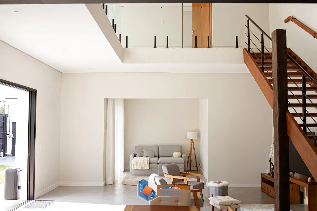 Imagem Casa no condomínio Chácara Jaraguá para venda com 2 quartos, sendo 2 suítes, 278m²