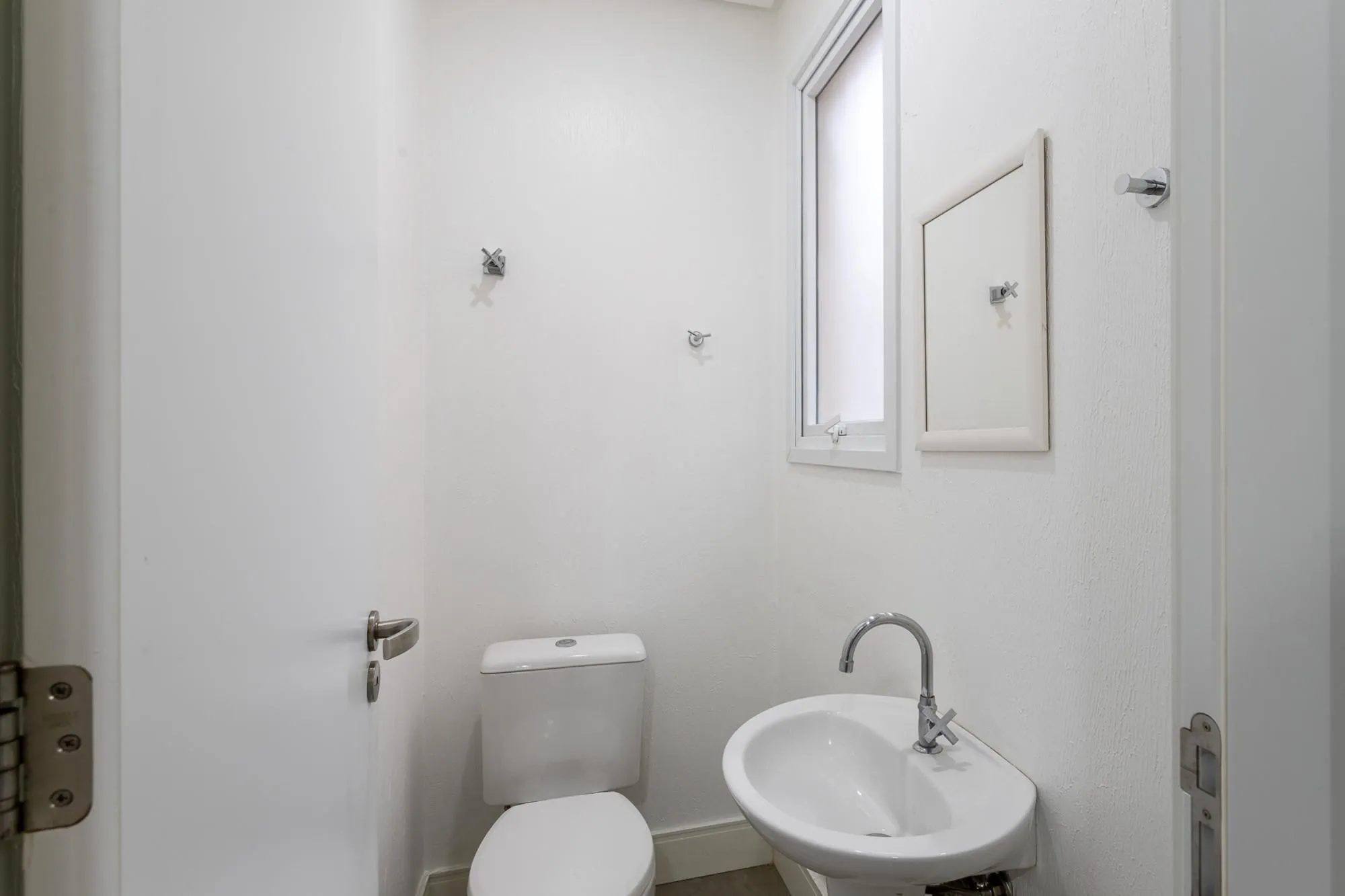 Imagem Casa Condominio para Venda - 243.72m², 3 suites, piscina,4 vagas - Terra Ville