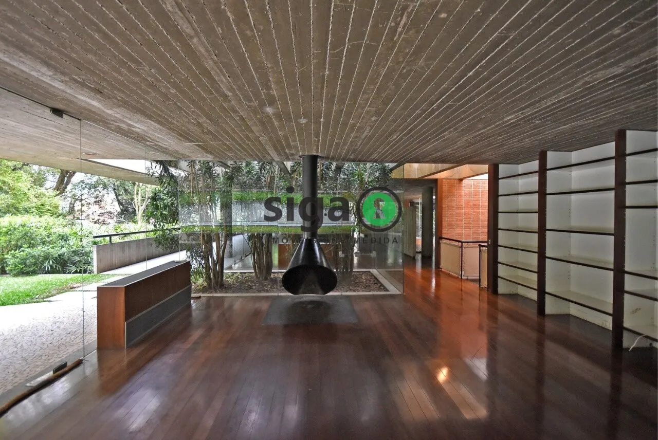 Imagem UMA CASA ICÔNICA NA CIDADE JARDIM | 976 m² | ARQUITETURA ATEMPORAL EM MEIO AO VERDE