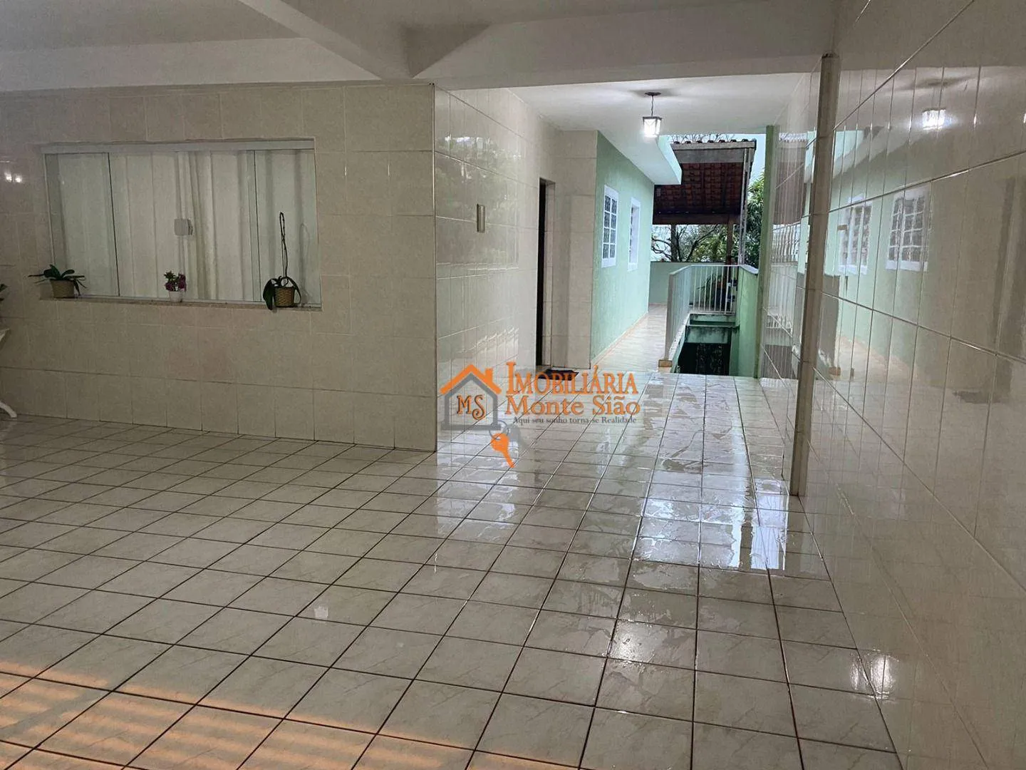Imagem Sobrado com 3 dormitórios à venda, 292 m² por R$ 700.000,00 - Jardim do Papai - Guarulhos/SP