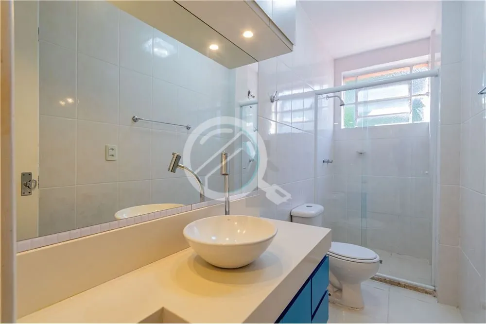 Imagem Encante-se com este Apartamento Ensolarado de 1 Dormitório no Menino Deus. Seja bem-vindo a este en...