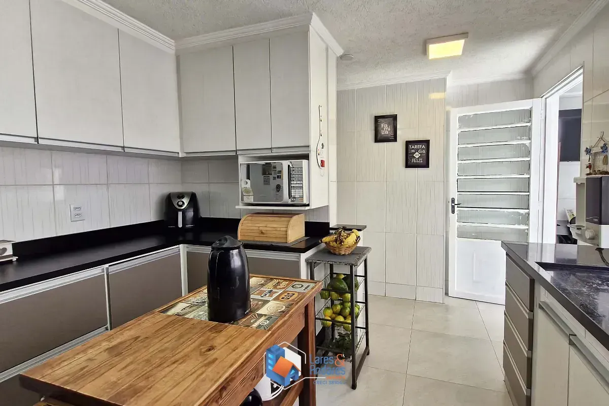 Imagem Sobrado para venda em Jaçanã com 4 quartos, sendo 1 suíte, 142m²