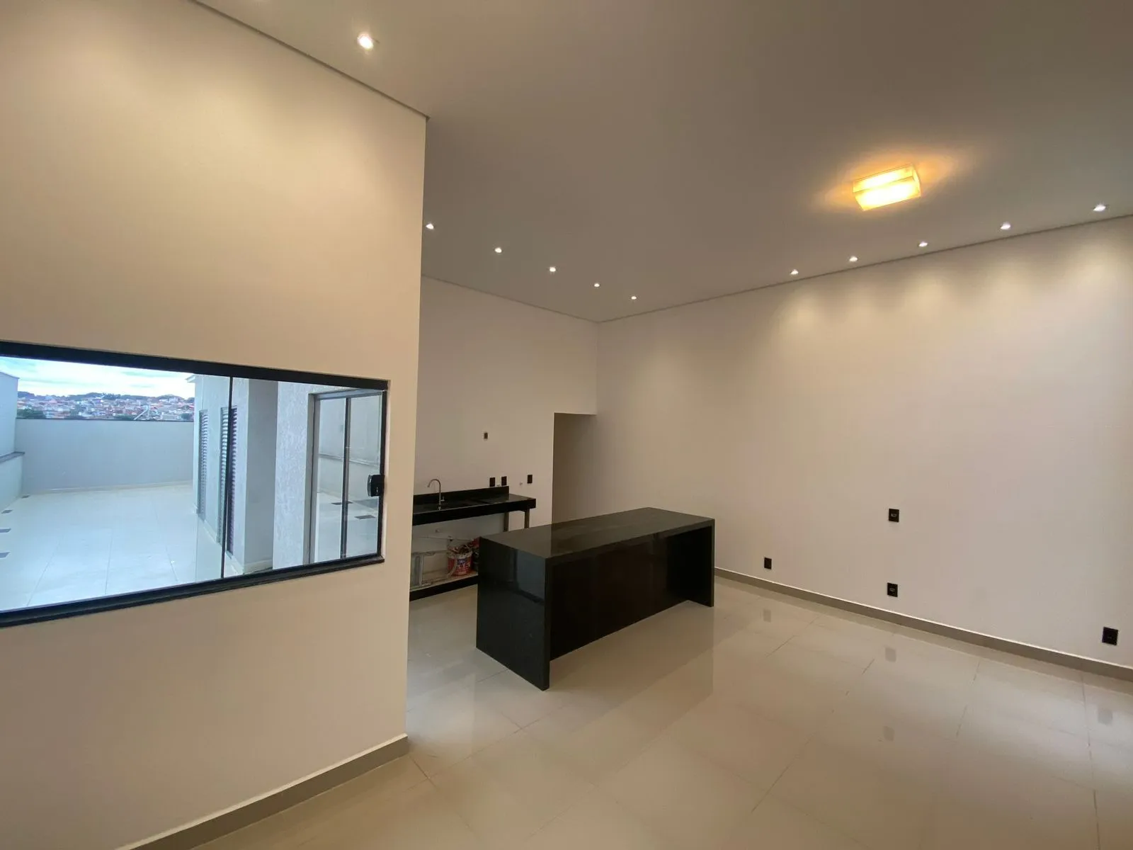 Imagem Casa no Condomínio Jardim Residencial Helena Maria