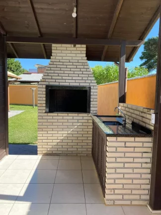 Imagem Casa Aconchegante e Mobiliada com Piscina e Área Gourmet em Ibiraquera - Imbituba/SC