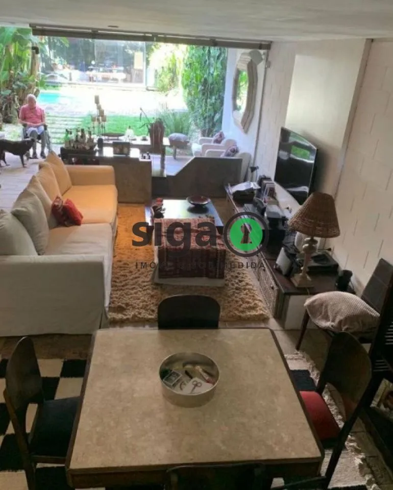 Imagem SOBRADO EM CAMPO BELO COM 340M2 COM PISCINA