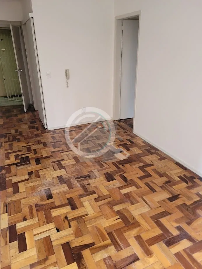 Imagem Apartamento a venda, na Lima e Silva, frente, 1 dormitório, área de serviço separada mais pequeno...