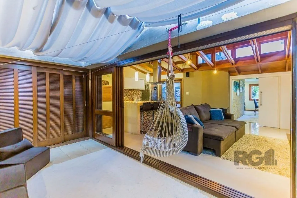 Imagem Casa em condomínio de 155m², 3 dormitórios, 4 vagas no bairro Espírito Santo