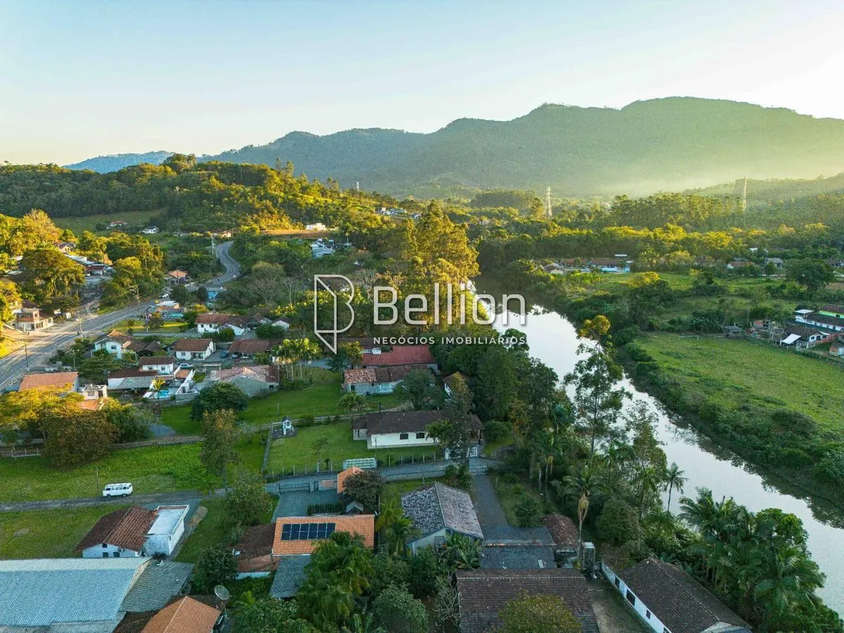 Imagem Casa 2 quartos em Rodeio 12, SC: Amplo terreno de 1017m² com edícula e rancho