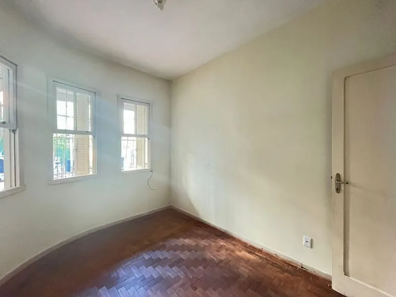 Imagem Casa 4 dormitórios no bairro Rio Branco em Porto Alegre para Alugar