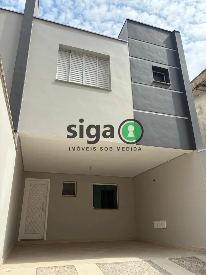 Imagem Casa à Venda - 220 m², 3 Suítes e Alto Padrão na Saúde!