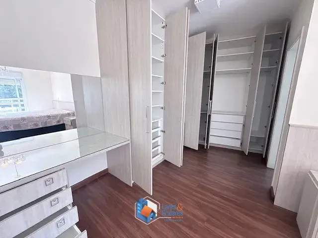Imagem Sobrado para venda em Jardim Franca com 4 quartos, sendo 4 suítes, 249m²