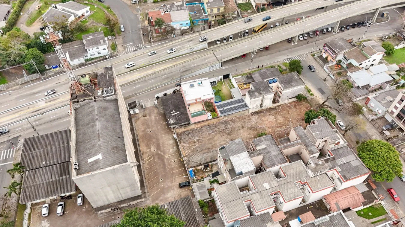 Imagem Terreno 968m² no bairro Partenon