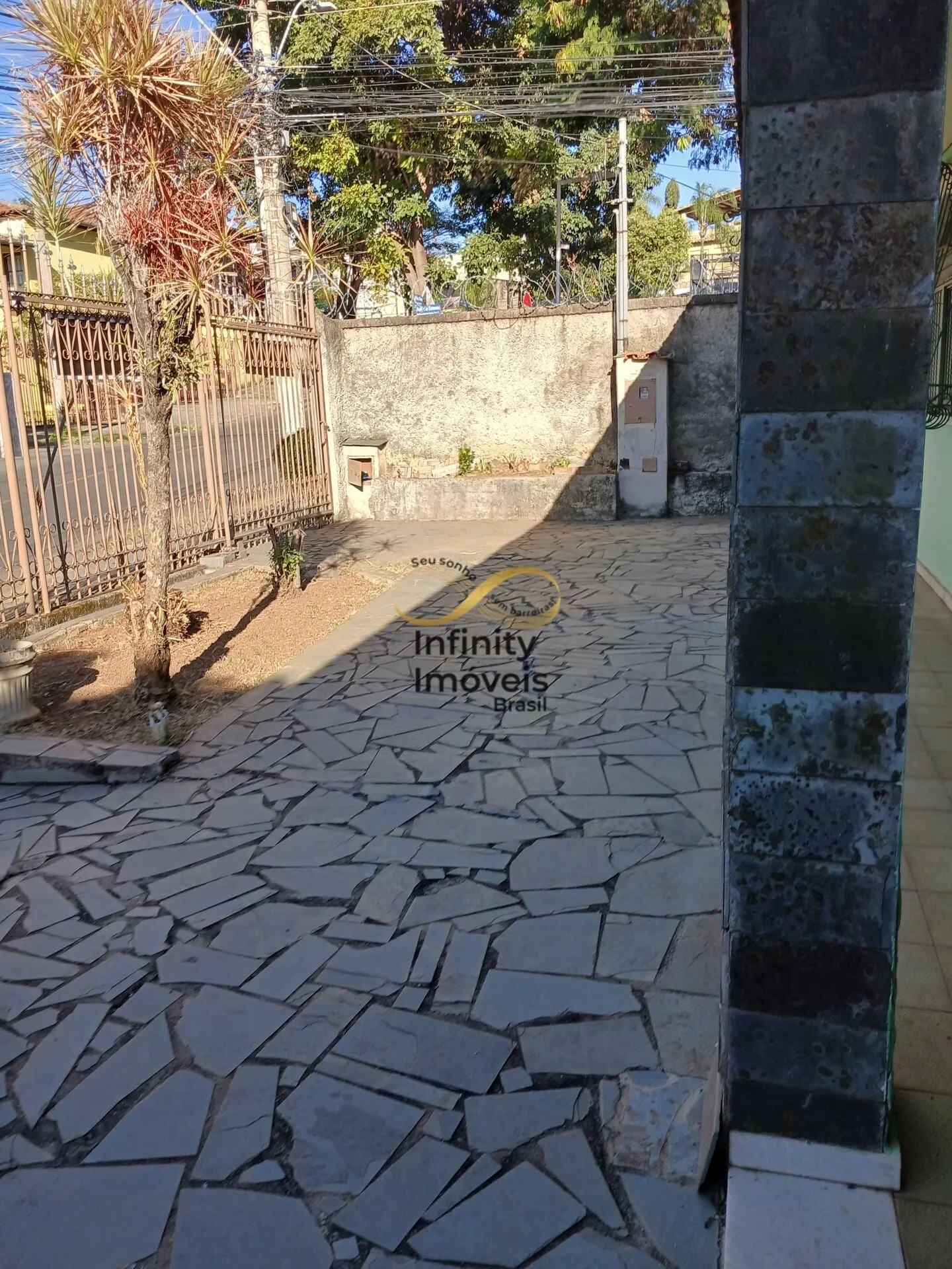Imagem Casa à venda no bairro Santa Terezinha - Belo Horizonte/MG