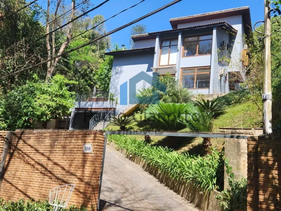 Foto do imóvel Casa Exclusiva em Cond na Granja Viana – Privacidade e Sofisticação! em Rua Porto Feliz